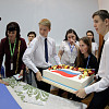«Тортом чемпионов» отметили казанские школьники День российского флага и открытие мирового чемпионата WorldSkills